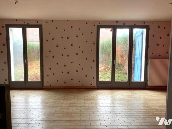 Les Essarts maison de 86 m² avec 3 chambres, garage et jardin.