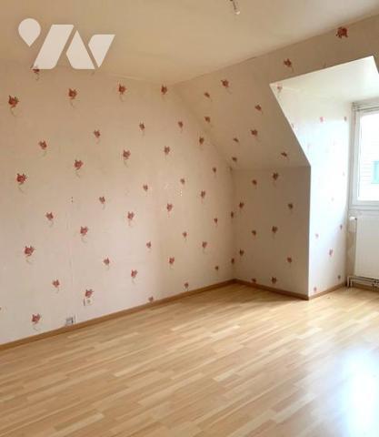 Les Essarts maison de 86 m² avec 3 chambres, garage et jardin.