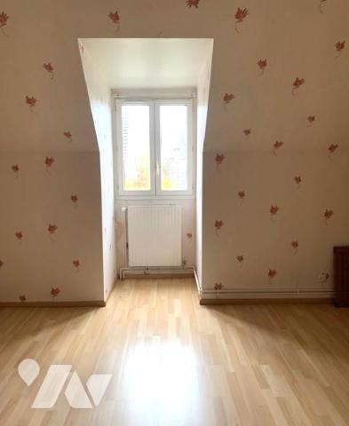 Les Essarts maison de 86 m² avec 3 chambres, garage et jardin.