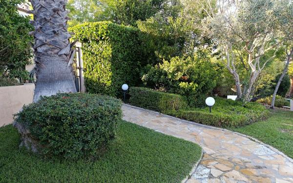 Maison à vendre    5 pièces •  Antibes