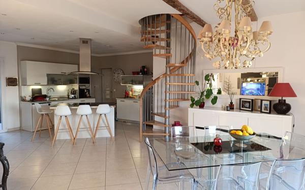 Maison à vendre    5 pièces •  Antibes