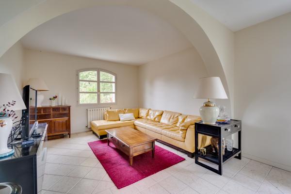 Maison Bourgeoise Avec Piscine et Garage