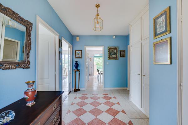 Maison Bourgeoise Avec Piscine et Garage