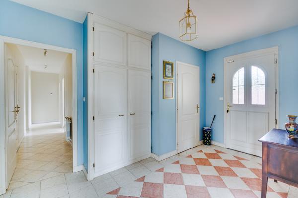 Maison Bourgeoise Avec Piscine et Garage