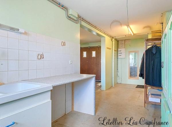 Maison à vendre 6 pièces AZAY LE BRULE (79)