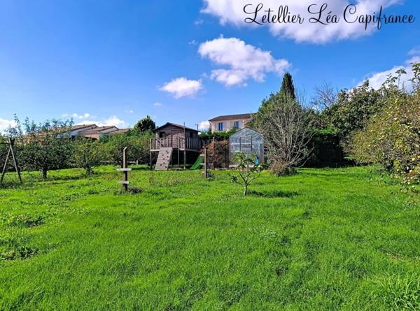 Maison à vendre 6 pièces AZAY LE BRULE (79)