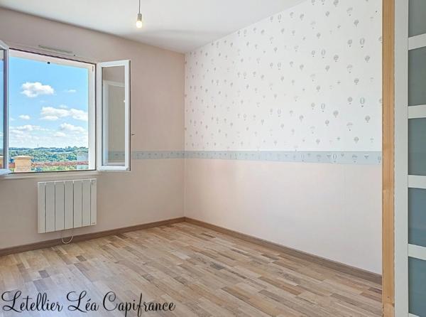 Maison à vendre 6 pièces AZAY LE BRULE (79)