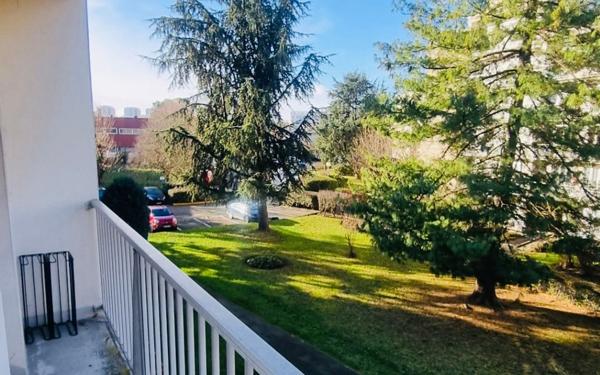 Appartement à vendre    3 pièces • 66,38 m2 Rosny-sous-Bois