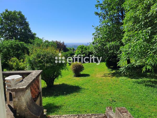 Maison
         10 pièces
        - 210 m² Bien prestige 1 370 000 € *