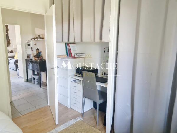 APPARTEMENT COSY - TERRASSE & PROCHE COMMERCES