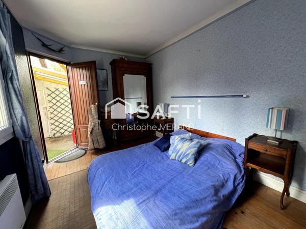 Dans le centre en bordure de rivière