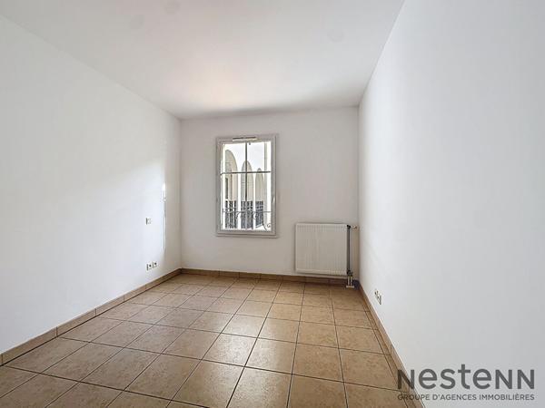 À vendre à Aubagne ? Appartement 2 pièces avec vue jardin, au calme et stationnement
