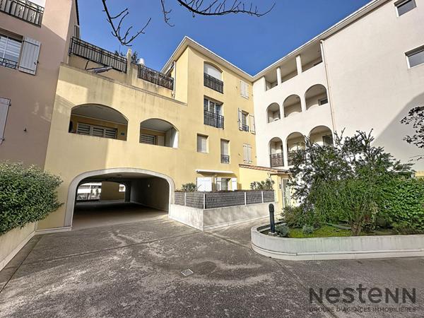 À vendre à Aubagne ? Appartement 2 pièces avec vue jardin, au calme et stationnement