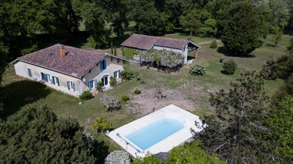 Domaine avec dépendance sur 12ha