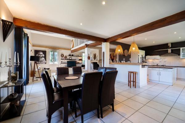 Domaine avec dépendance sur 12ha