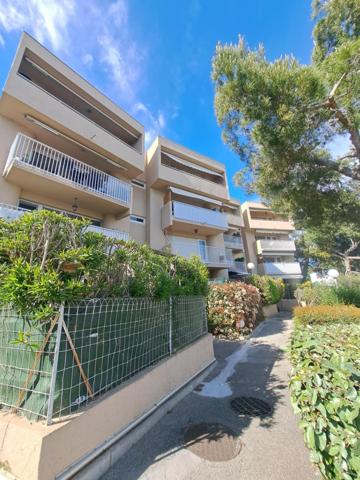 T4 Vue mer refait à neuf dans quartier recherché