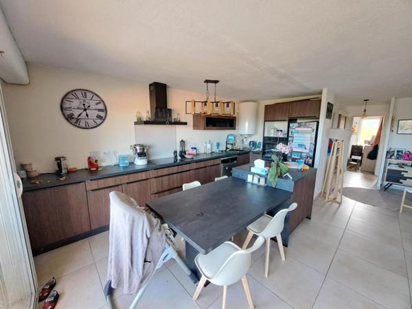 T4 Vue mer refait à neuf dans quartier recherché