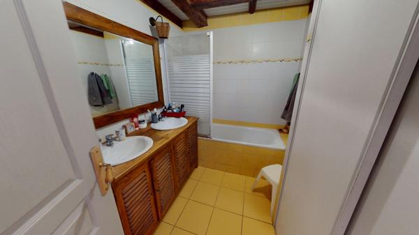 Maison Neuville Sur Ain 5 pièce(s) 101 m2