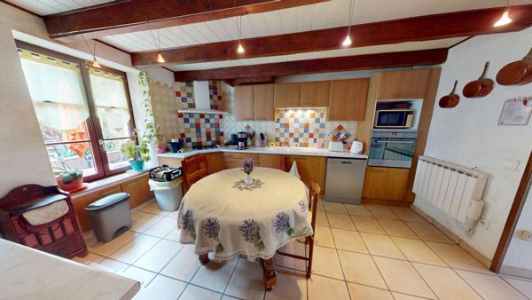 Maison Neuville Sur Ain 5 pièce(s) 101 m2