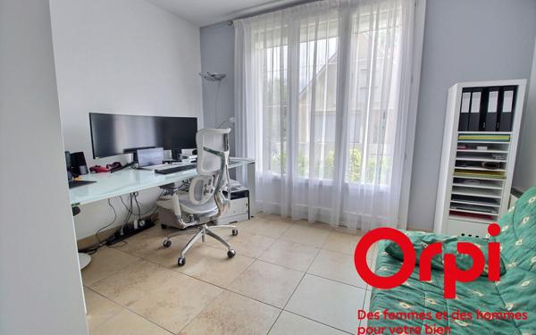 Maison à vendre    6 pièces • 189 m2 Maurepas