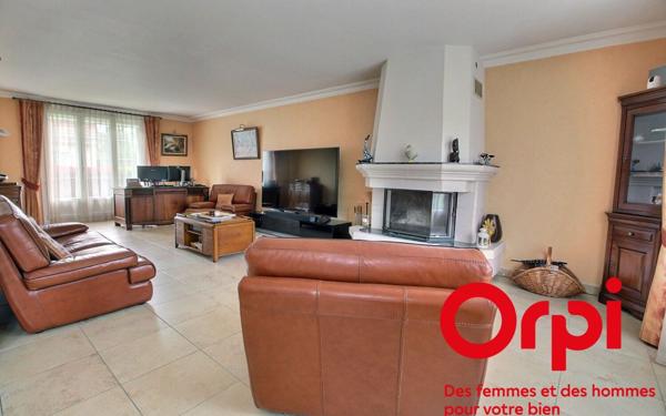 Maison à vendre    6 pièces • 189 m2 Maurepas