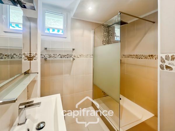 Appartement à vendre 4 pièces LA CIOTAT (13) - 74m2 terrasse vue mer - cave - au calme - à pieds centre ville.