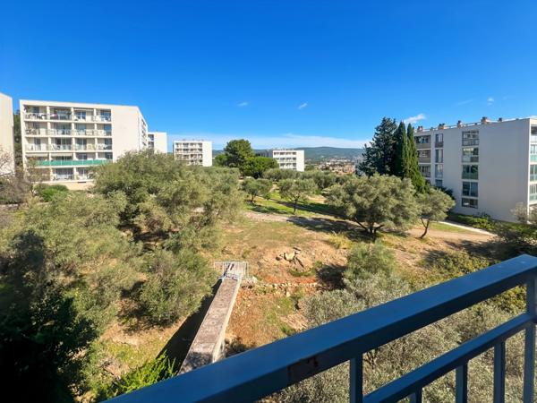 Appartement à vendre 4 pièces LA CIOTAT (13) - 74m2 terrasse vue mer - cave - au calme - à pieds centre ville.
