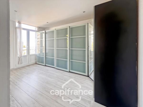 Appartement à vendre 4 pièces LA CIOTAT (13) - 74m2 terrasse vue mer - cave - au calme - à pieds centre ville.