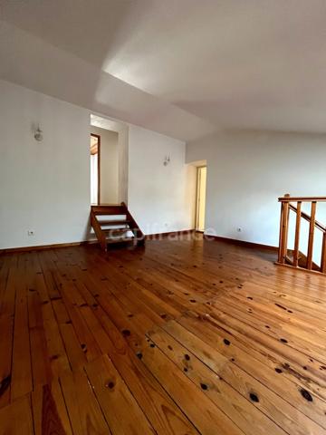 Maison de village scindée en deux habitations distinctes à 6 km de Lectoure (32)