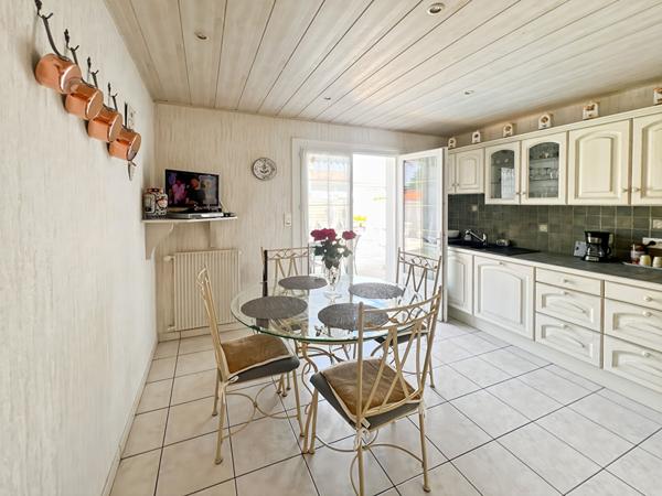 Maison T5 parfaitement entretenue avec piscine