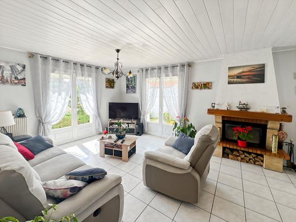 Maison T5 parfaitement entretenue avec piscine