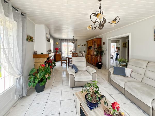 Maison T5 parfaitement entretenue avec piscine