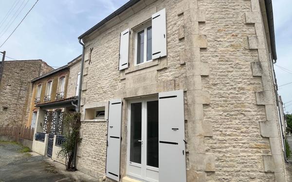 Maison à vendre    5 pièces •  Saint-Hilaire-la-Palud