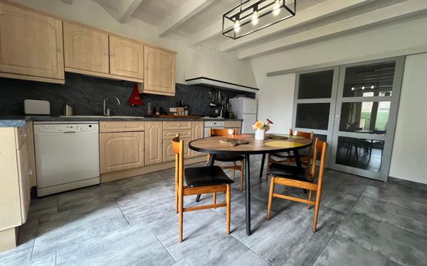 Maison à vendre    5 pièces •  Saint-Hilaire-la-Palud