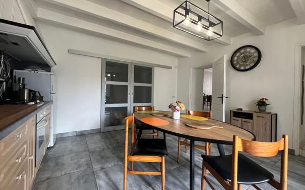 Maison à vendre    5 pièces •  Saint-Hilaire-la-Palud