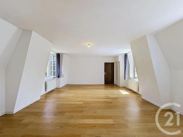 Appartement 3 Pièces à vendre  3 pièces - 70,60 m 2   FONTAINEBLEAU  - 77