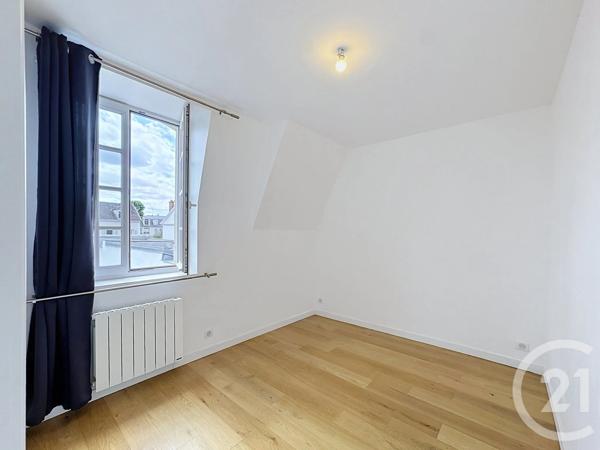 Appartement 3 Pièces à vendre  3 pièces - 70,60 m 2   FONTAINEBLEAU  - 77