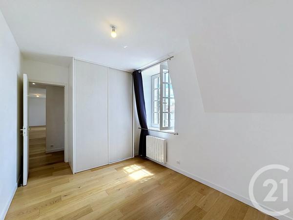 Appartement 3 Pièces à vendre  3 pièces - 70,60 m 2   FONTAINEBLEAU  - 77