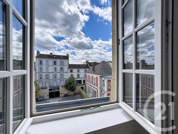 Appartement 3 Pièces à vendre  3 pièces - 70,60 m 2   FONTAINEBLEAU  - 77