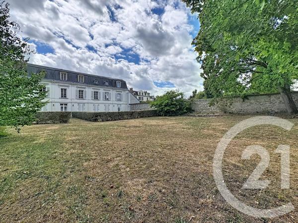 Appartement 3 Pièces à vendre  3 pièces - 70,60 m 2   FONTAINEBLEAU  - 77