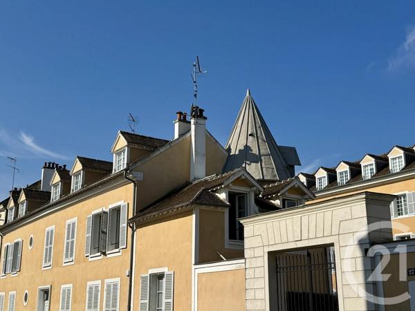 Appartement 3 Pièces à vendre  3 pièces - 70,60 m 2   FONTAINEBLEAU  - 77