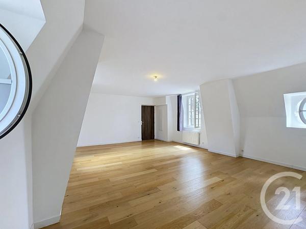 Appartement 3 Pièces à vendre  3 pièces - 70,60 m 2   FONTAINEBLEAU  - 77