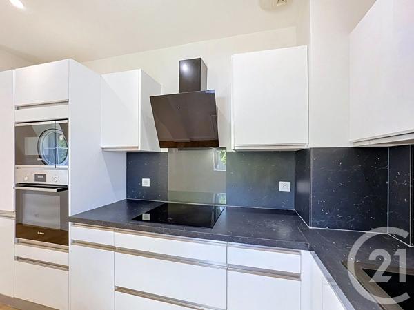 Appartement 3 Pièces à vendre  3 pièces - 70,60 m 2   FONTAINEBLEAU  - 77
