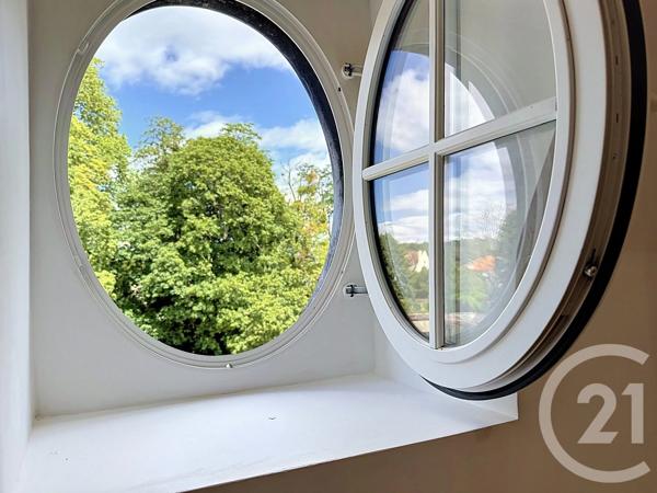 Appartement 3 Pièces à vendre  3 pièces - 70,60 m 2   FONTAINEBLEAU  - 77