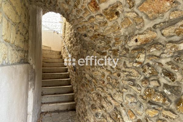 Maison
         5 pièces
        - 119 m² Bien prestige 1 060 000 € *