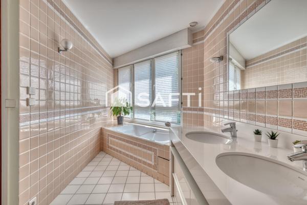 Maison d'architecte à 15min RER A et futur métro