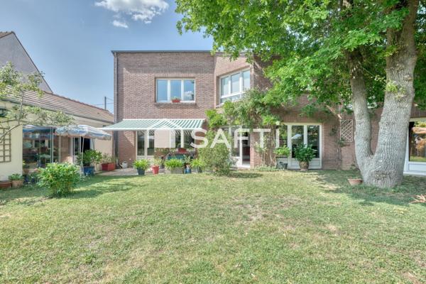 Maison d'architecte à 15min RER A et futur métro