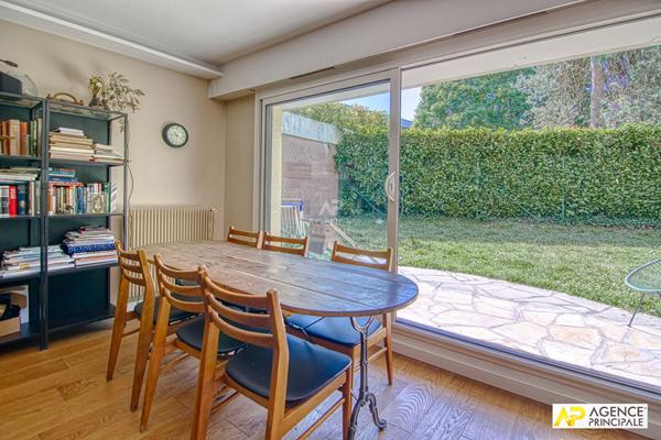 Versailles Clagny Appartement 4 pièce(s) 96 m² carrez en rez-de-jardin avec terrasse et jardin privatif plein sud, cave et parking €649 000 ** - Référence 25513