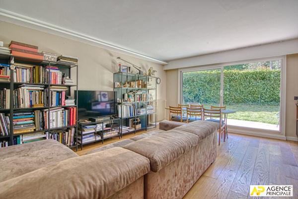 Versailles Clagny Appartement 4 pièce(s) 96 m² carrez en rez-de-jardin avec terrasse et jardin privatif plein sud, cave et parking €649 000 ** - Référence 25513