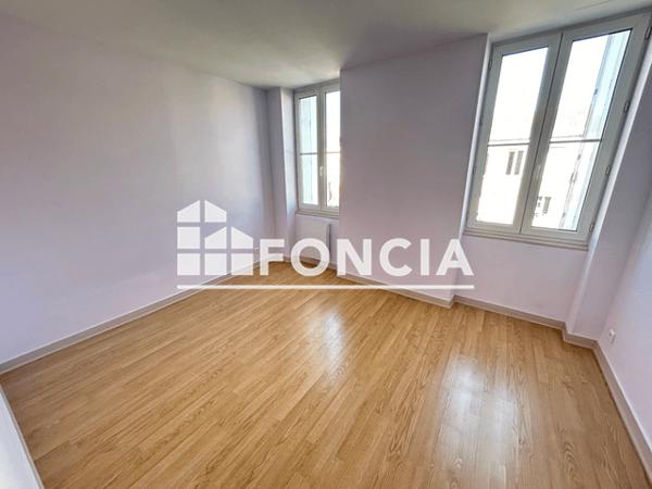 Location Appartement 2 pièces 39.27 m² - 1 RUE ANATOLE FRANCE Rochefort 17300